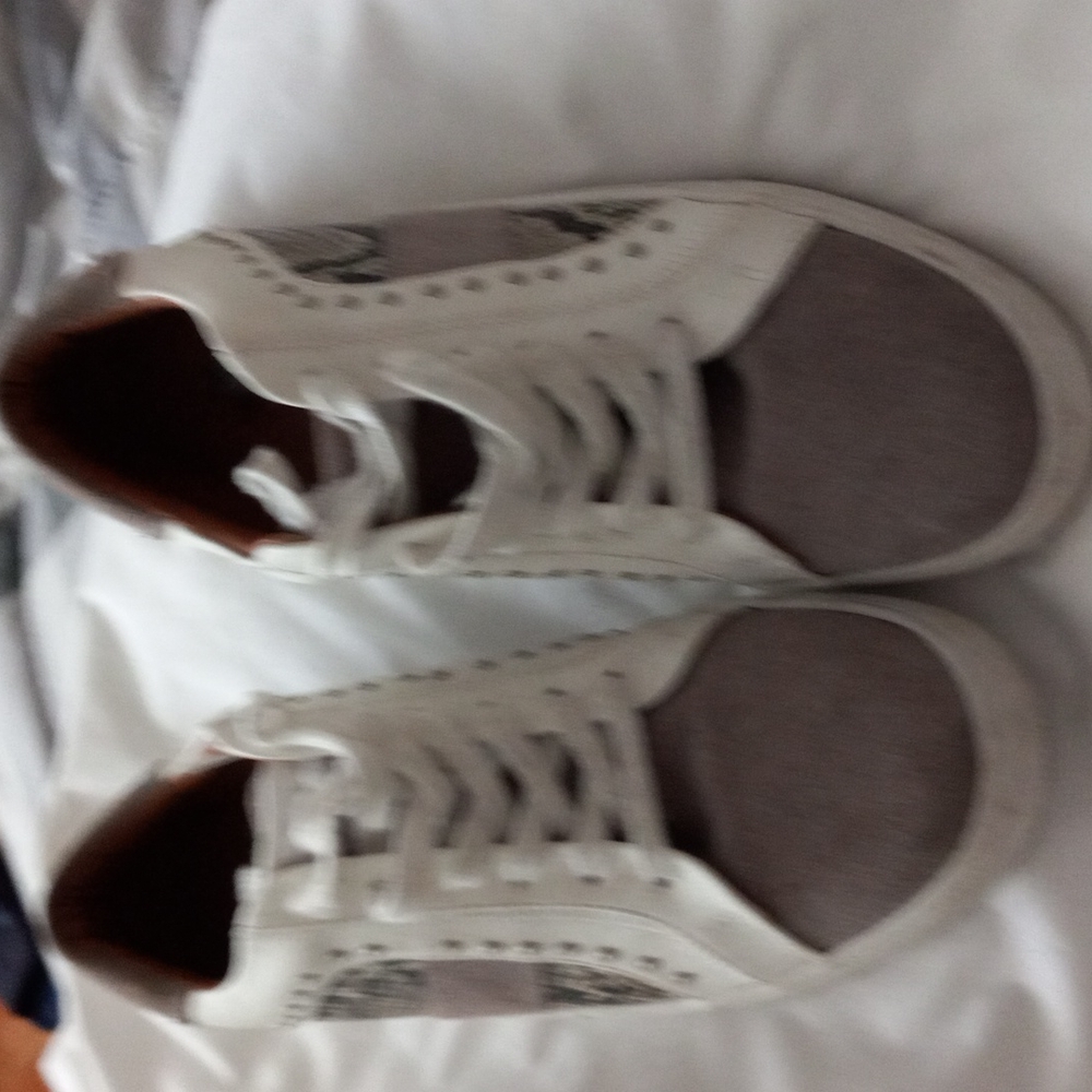 SteveMadden Women sneakers/shoes man made material all over,as shown in pictures